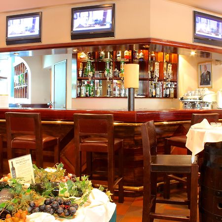 Cafe De Rome Hotel Дакар Екстериор снимка