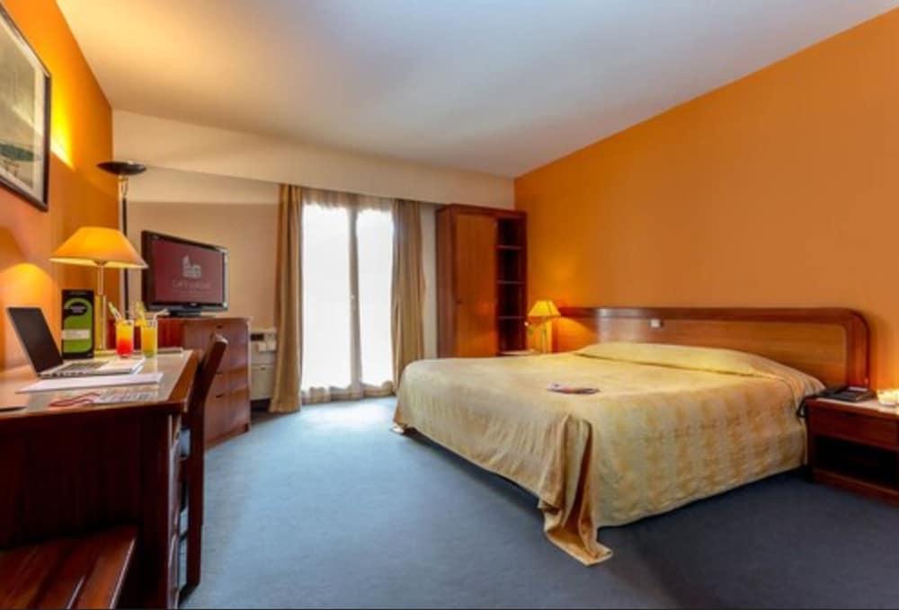 Cafe De Rome Hotel Дакар Екстериор снимка