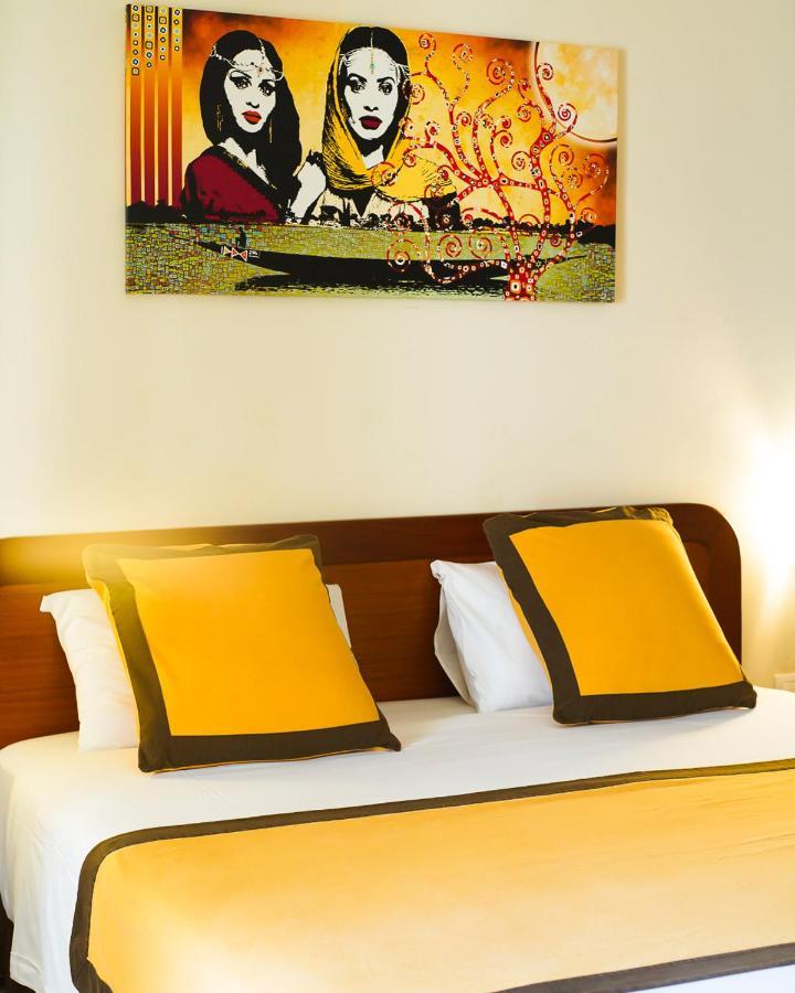 Cafe De Rome Hotel Дакар Екстериор снимка