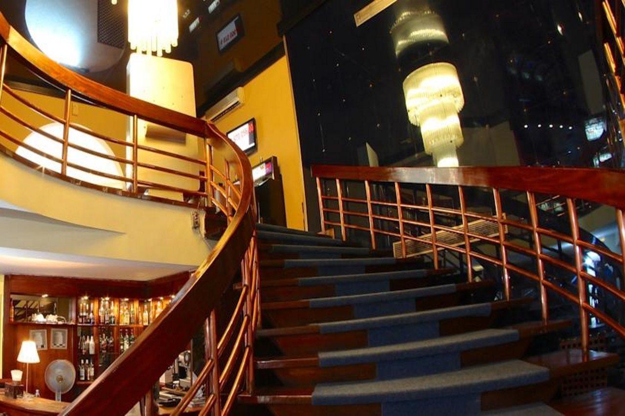 Cafe De Rome Hotel Дакар Екстериор снимка